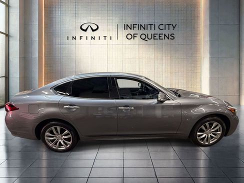 Used 2019 INFINITI Q70 Luxe w/ Proactive Package AWD/4WD image 8