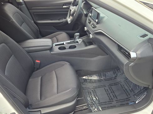 Used 2022 Nissan Altima 2.5 S FWD image 5