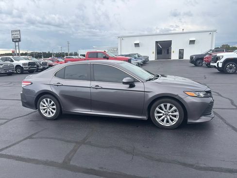 Used 2020 Toyota Camry LE FWD image 10