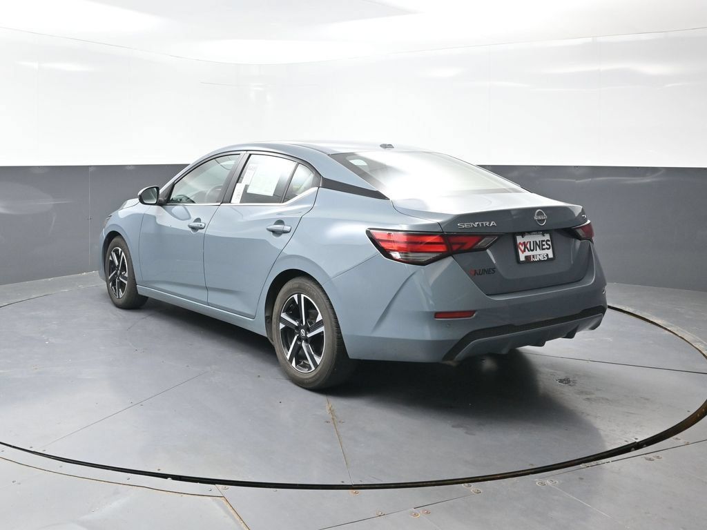 Used 2024 Nissan Sentra SV FWD image 11