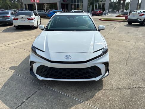 New 2026 Toyota Camry SE FWD image 10