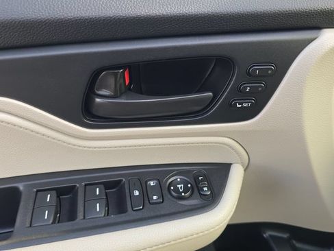 Used 2025 Honda Odyssey EX-L image 18