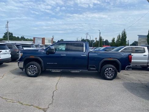 Used 2022 GMC Sierra 2500 SLT w/ SLT Convenience Package AWD/4WD image 3