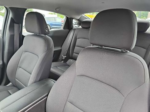 Used 2017 Chevrolet Malibu LT image 27