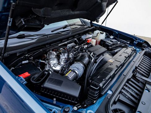 Used 2025 Chevrolet Silverado 2500 LT image 40