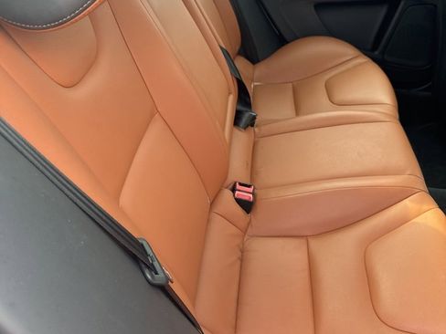 Used 2017 Volvo S60 T5 Inscription image 6