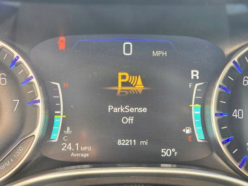 Used 2024 Chrysler Pacifica Touring-L FWD image 27