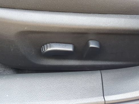Used 2025 Nissan Altima 2.5 SV FWD image 14