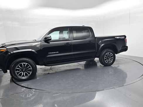 Used 2023 Toyota Tacoma TRD Sport AWD/4WD image 4