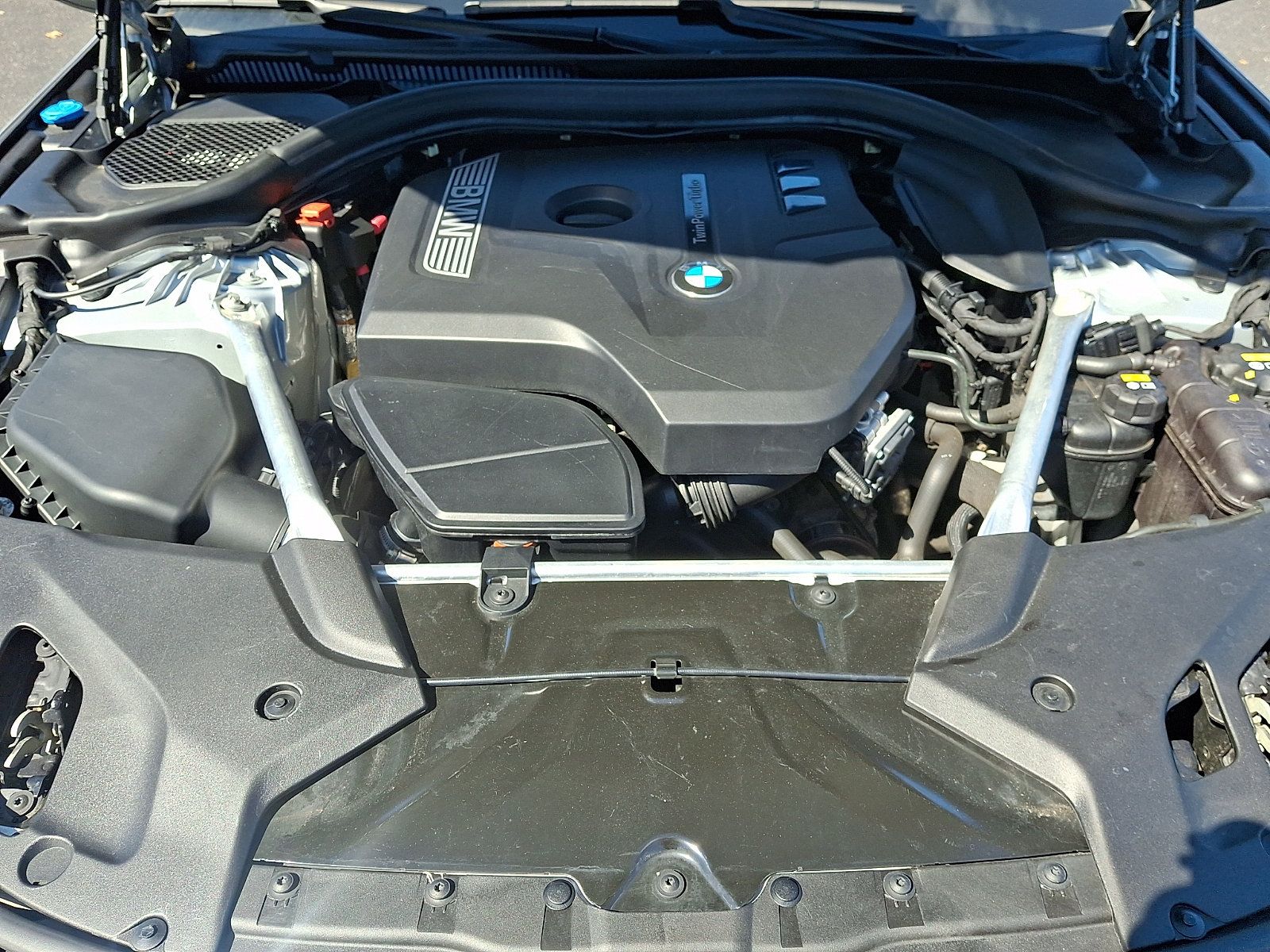 Used 2018 BMW 530i xDrive AWD/4WD image 32