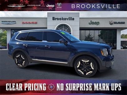 Used 2024 Kia Telluride S w/ S Sunroof Package