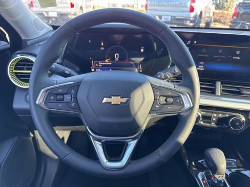 New 2026 Chevrolet Trax LT w/ Driver Confidence Package FWD image 14