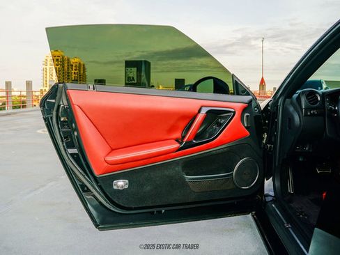 Used 2014 Nissan GT-R Premium w/ Premium Interior Package image 36