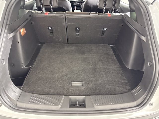 Used 2024 Chevrolet Trax RS w/ Sunroof Package FWD image 40