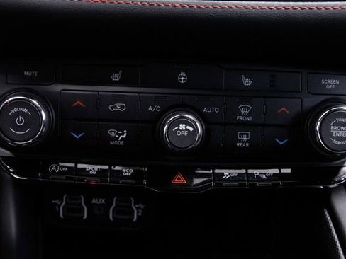 Used 2025 Dodge Durango GT AWD/4WD image 31