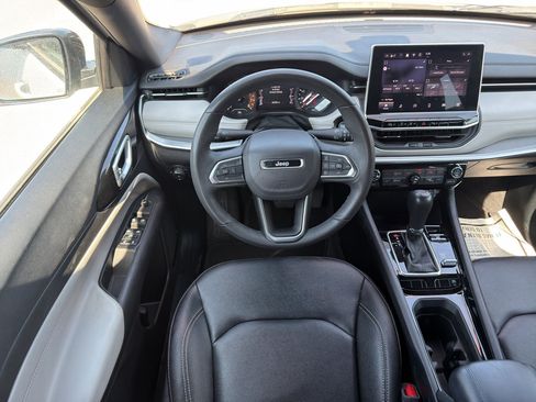 Used 2025 Jeep Compass Limited AWD/4WD image 24