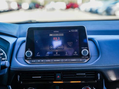 Used 2023 Nissan Rogue SL image 15