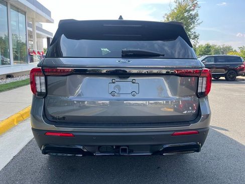 Used 2025 Ford Explorer ST-Line w/ ST-Line Street Pack AWD/4WD image 7