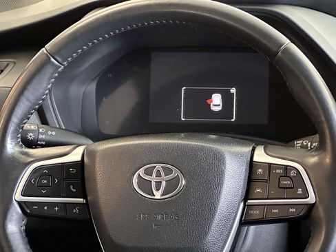 Certified 2024 Toyota Grand Highlander XLE image 17