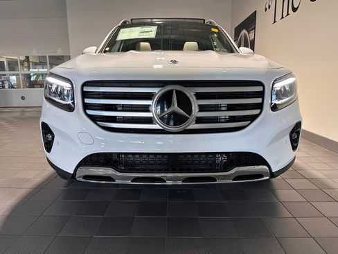 New 2025 Mercedes-Benz GLB 250 4MATIC image 2
