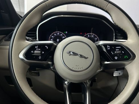 Used 2024 Jaguar F-PACE R-Dynamic S image 16