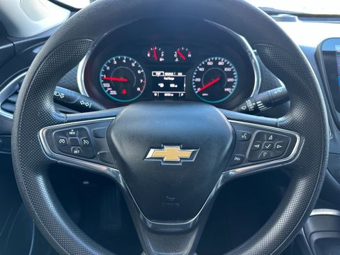Used 2020 Chevrolet Malibu LT image 25