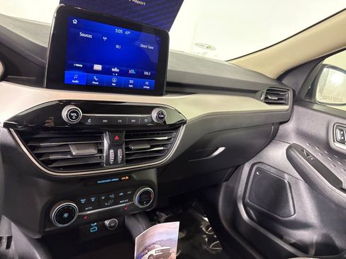 Certified 2020 Ford Escape SE image 18