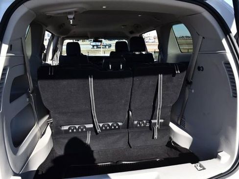 Used 2024 Chrysler Pacifica Touring-L image 26