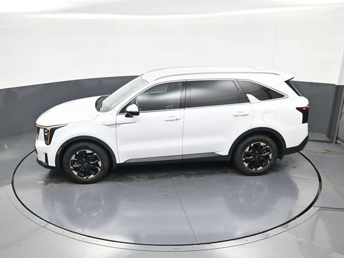 Used 2024 Kia Sorento S FWD image 30