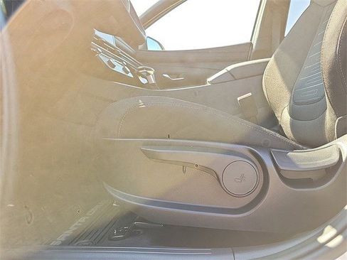 Used 2025 Hyundai Santa Cruz SE image 32