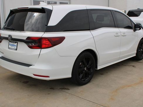Used 2024 Honda Odyssey Sport image 6