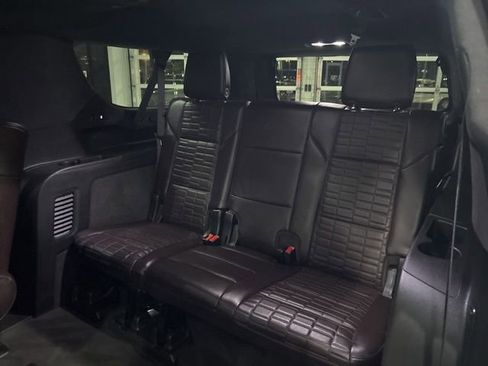 Used 2022 Cadillac Escalade ESV Premium Luxury Platinum image 33