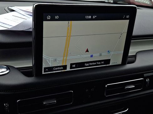 Used 2023 Lincoln Aviator AWD w/ Premium Package image 18