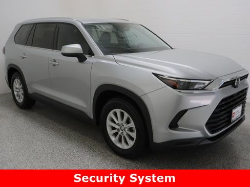 Used 2025 Toyota Grand Highlander FWD image 4