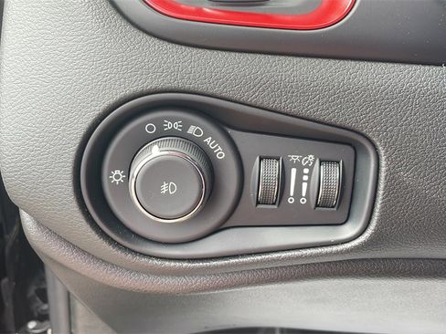 New 2023 Jeep Renegade Trailhawk image 18