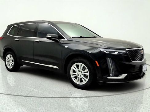 Used 2022 Cadillac XT6 Luxury AWD/4WD image 3