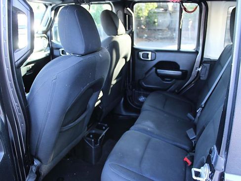 Used 2019 Jeep Wrangler Unlimited Sport S AWD/4WD image 14