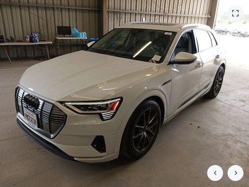 Used 2019 Audi e-tron Prestige AWD/4WD image 1