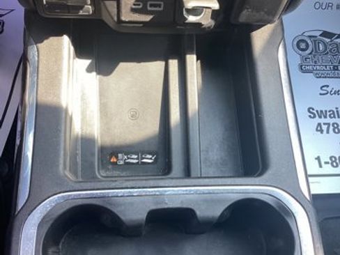 Used 2021 Chevrolet Silverado 1500 LTZ w/ LTZ Premium Package image 9