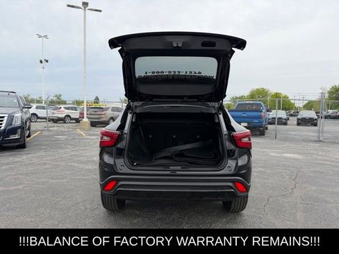 Used 2025 Chevrolet Trax LT FWD image 8