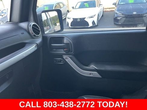 Used 2017 Jeep Wrangler Unlimited Sahara w/ Max Tow Package AWD/4WD image 27