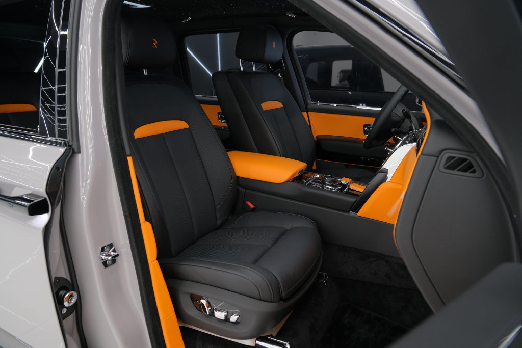 Used 2026 Rolls-Royce Cullinan AWD/4WD image 30