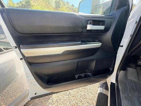 Used 2014 Toyota Tundra SR5 AWD/4WD image 15