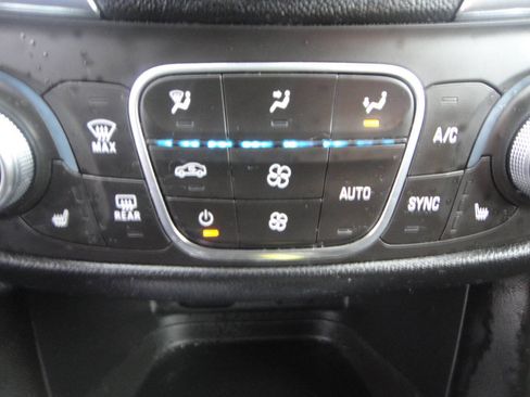 Used 2018 Chevrolet Equinox LT AWD/4WD image 10