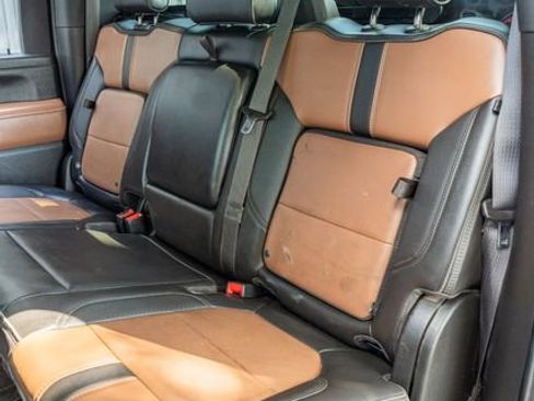 Used 2022 Chevrolet Silverado 3500 High Country image 34