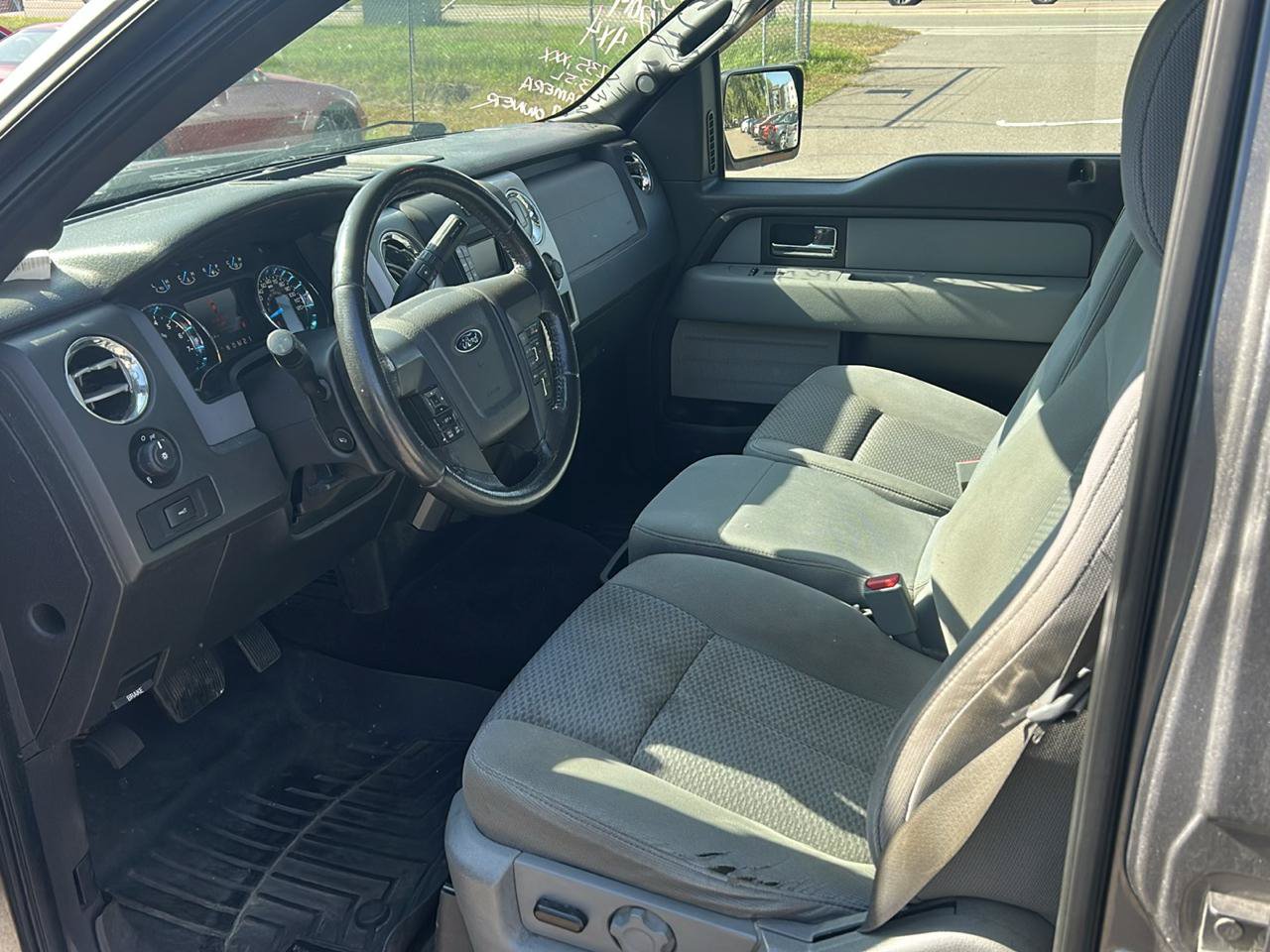 Used 2014 Ford F150 XLT w/ Equipment Group 302A Luxury AWD/4WD image 9