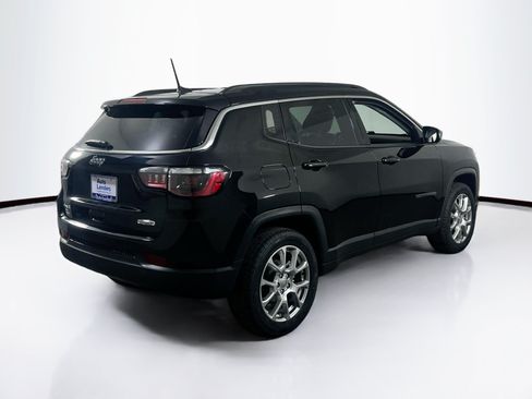 Used 2022 Jeep Compass Latitude AWD/4WD image 5