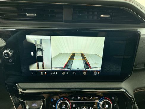 Used 2024 GMC Sierra 2500 AT4 w/ Snow Plow Prep/Camper Package image 15