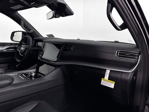 New 2026 Jeep Grand Wagoneer 4WD w/ Premium Group I image 32