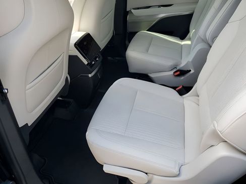 New 2026 Cadillac Vistiq Luxury image 20